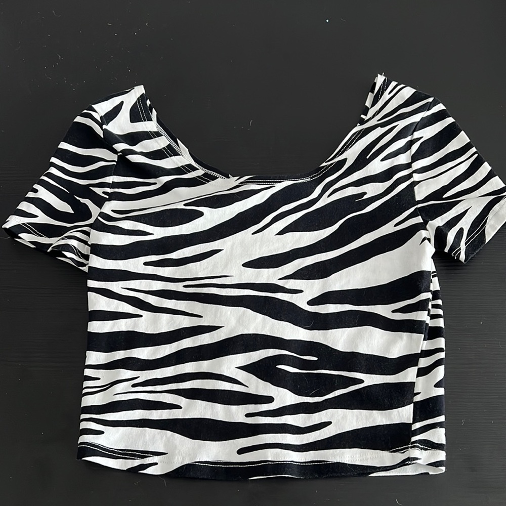 Zebra crop top